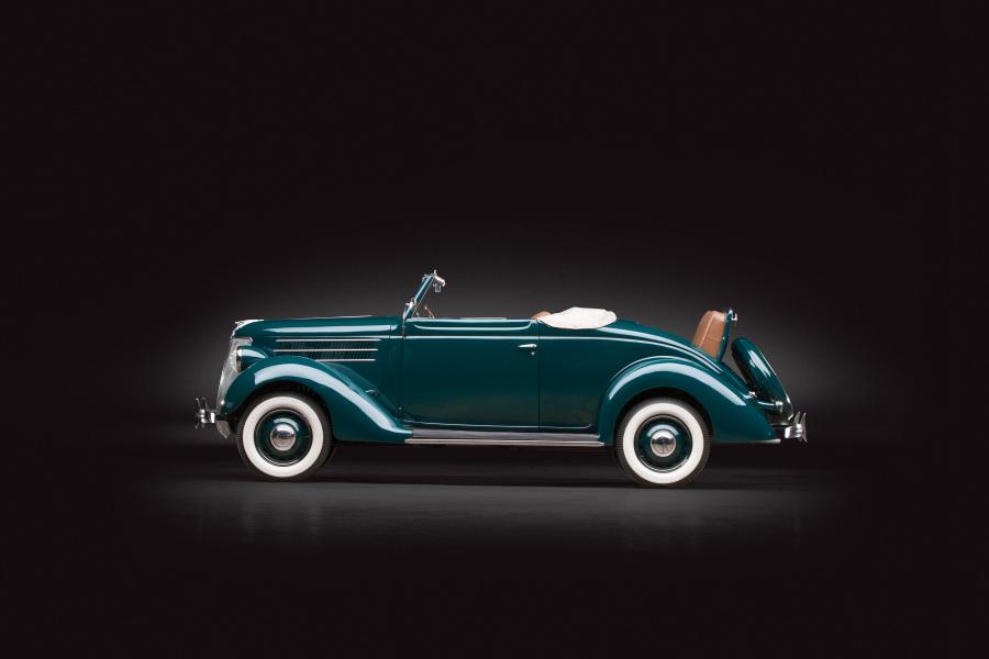  Ford V8 Deluxe Convertible Coupe 1936 года  (фото 4 из 18)